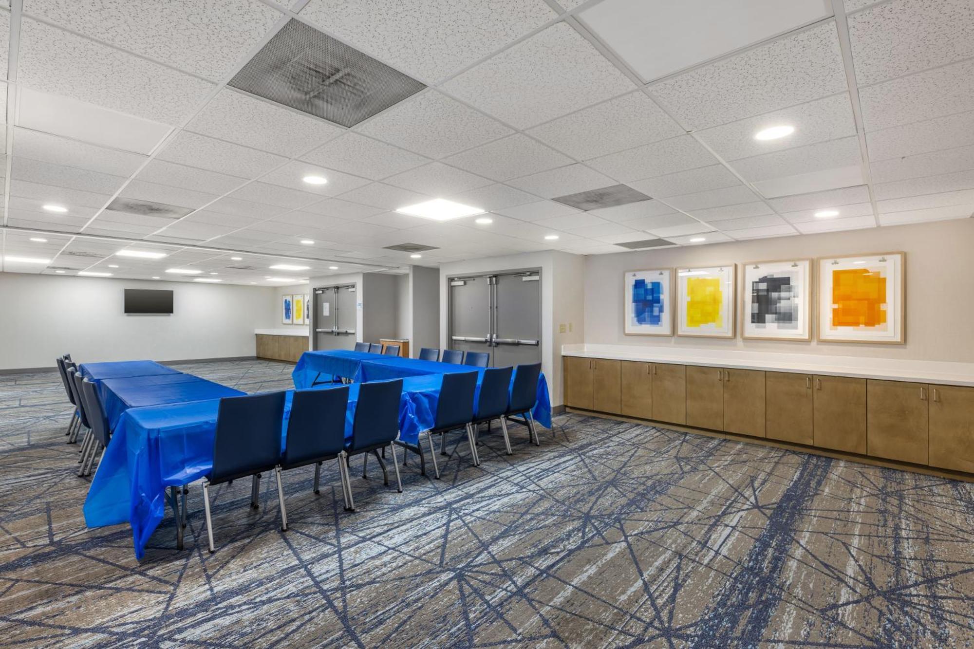 Holiday Inn Express Crestwood By Ihg Kültér fotó