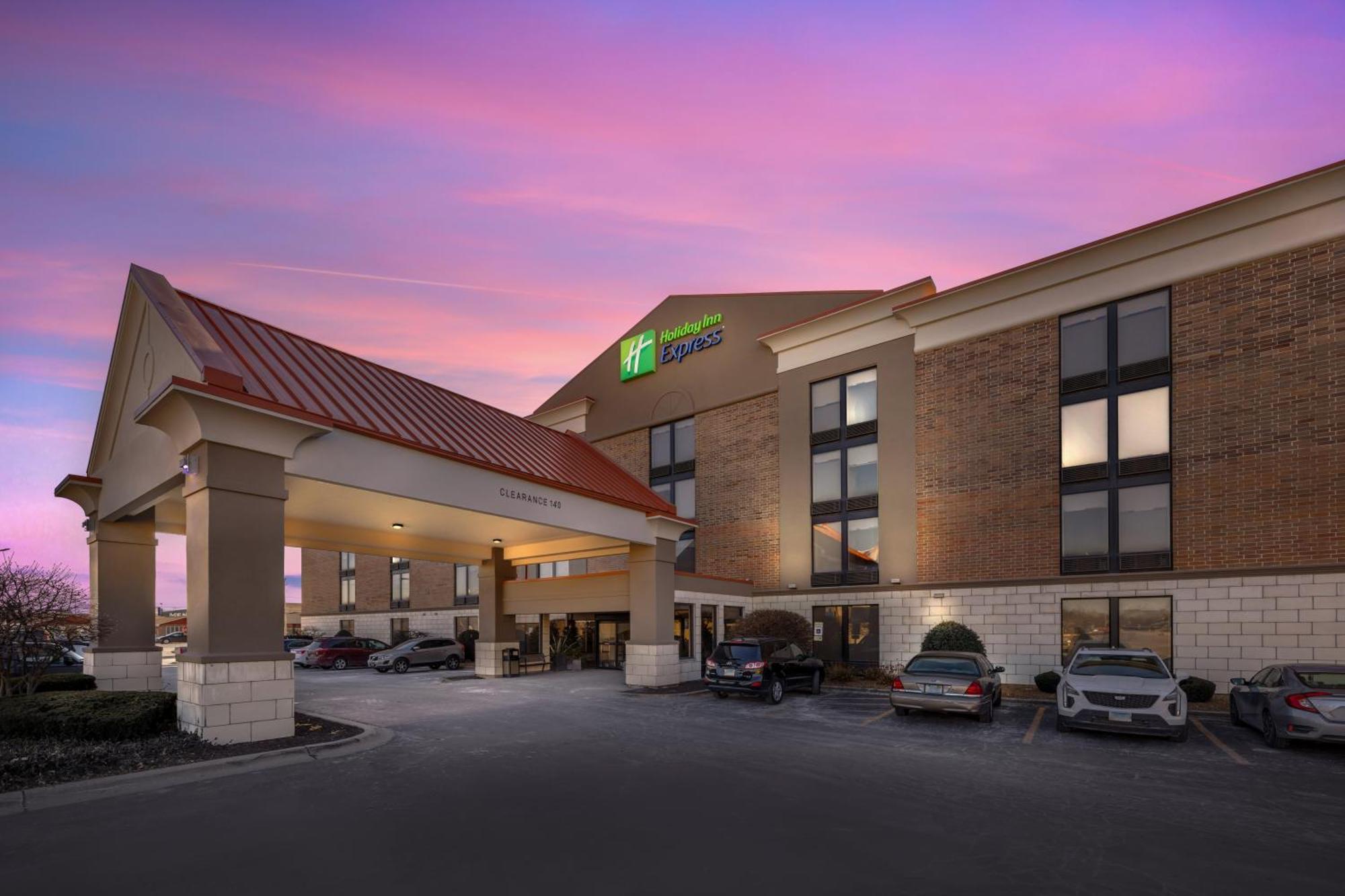 Holiday Inn Express Crestwood By Ihg Kültér fotó