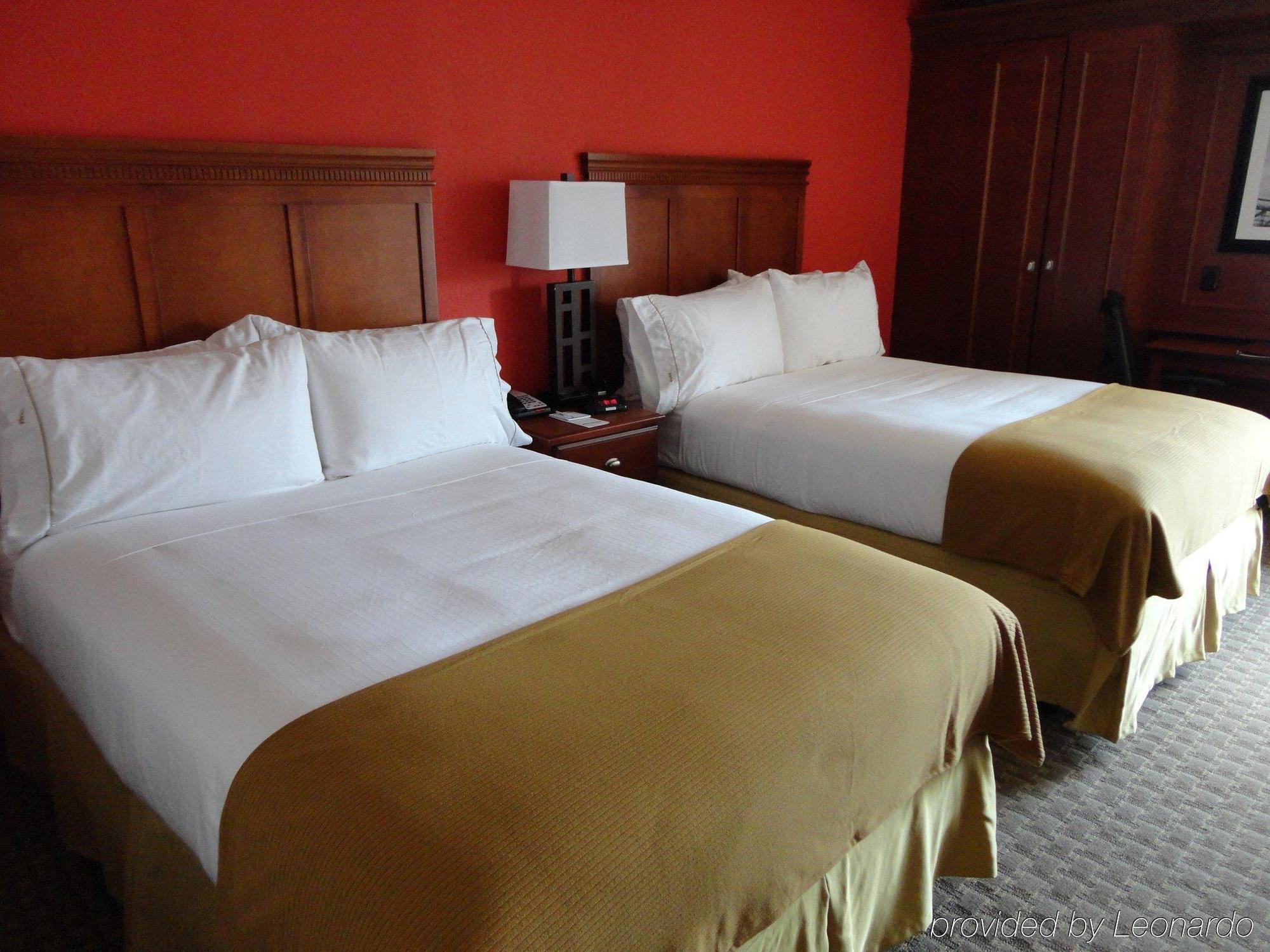 Holiday Inn Express Crestwood By Ihg Kültér fotó